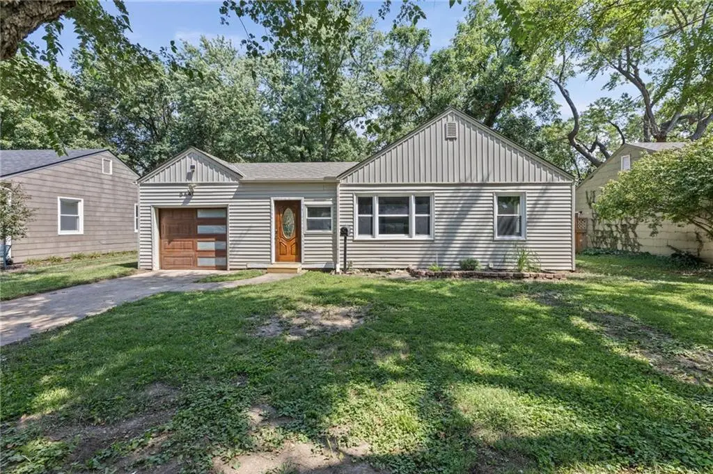 5441 Cedar ST, Roeland Park, KS 66205
