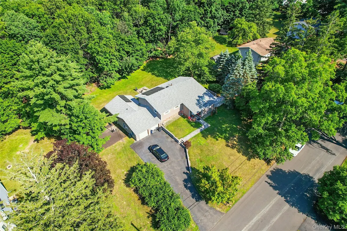26 Terri Lee LN, Spring Valley, NY 10977