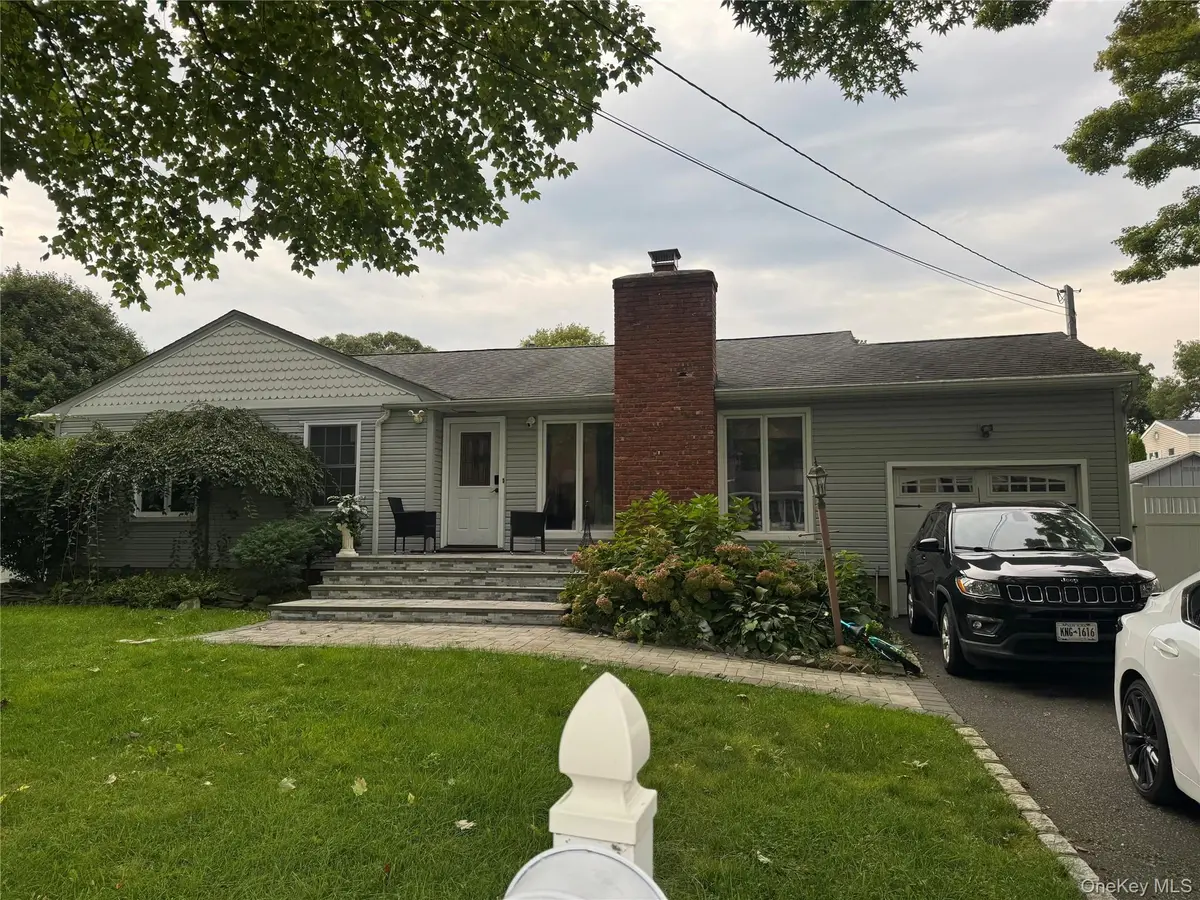145 Thames ST, Port Jefferson Station, NY 11776