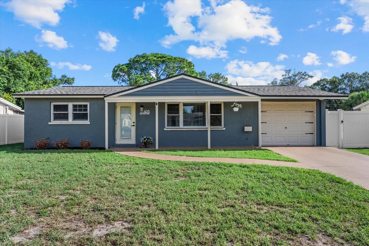 4915 BELL MEADE DR, Sarasota, FL 34232