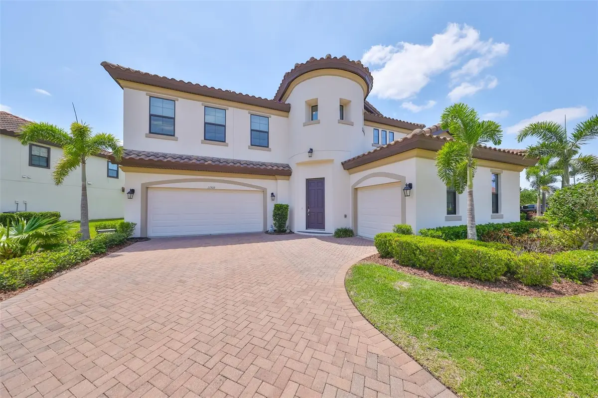 11909 CLIMBING FERN AVE, Riverview, FL 33579