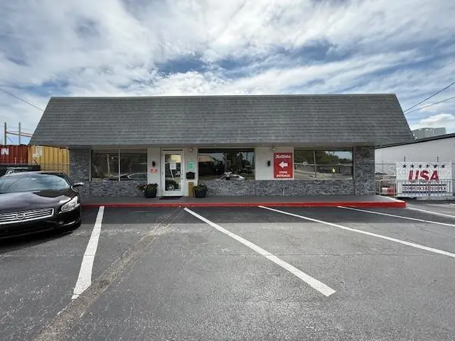 9511 N NEBRASKA AVE, Tampa, FL 33612