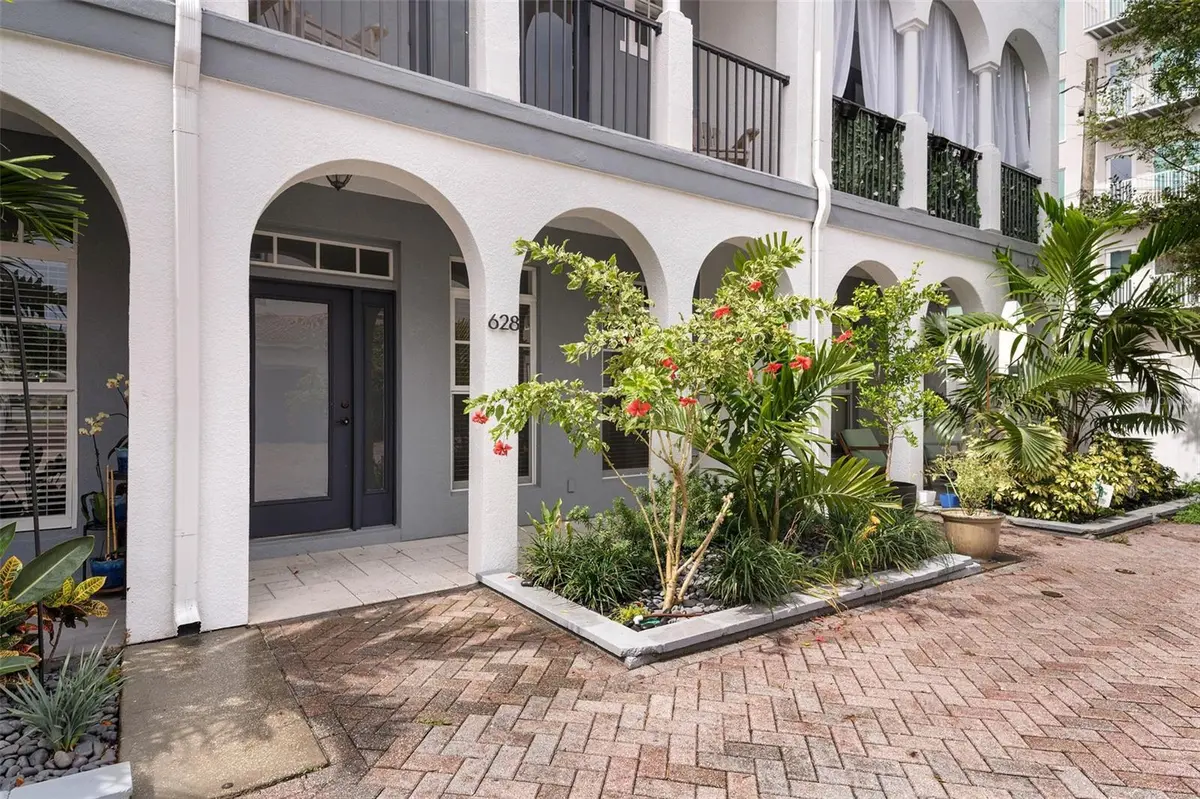 628 3RD AVE S, St Petersburg, FL 33701