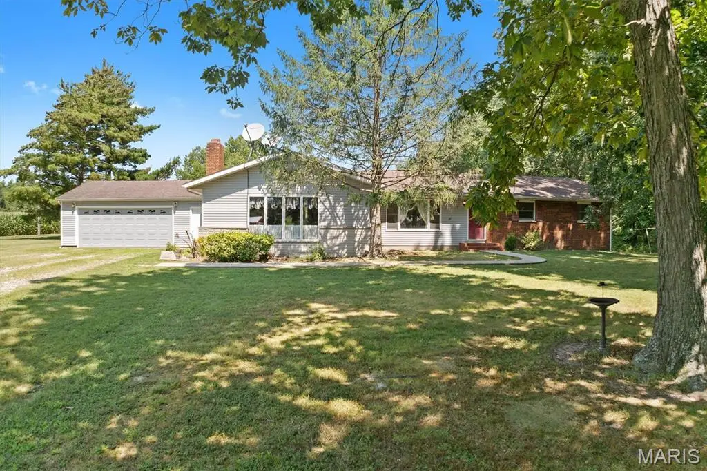 5820 East Copple Rd., Walnut Hill, IL 62893