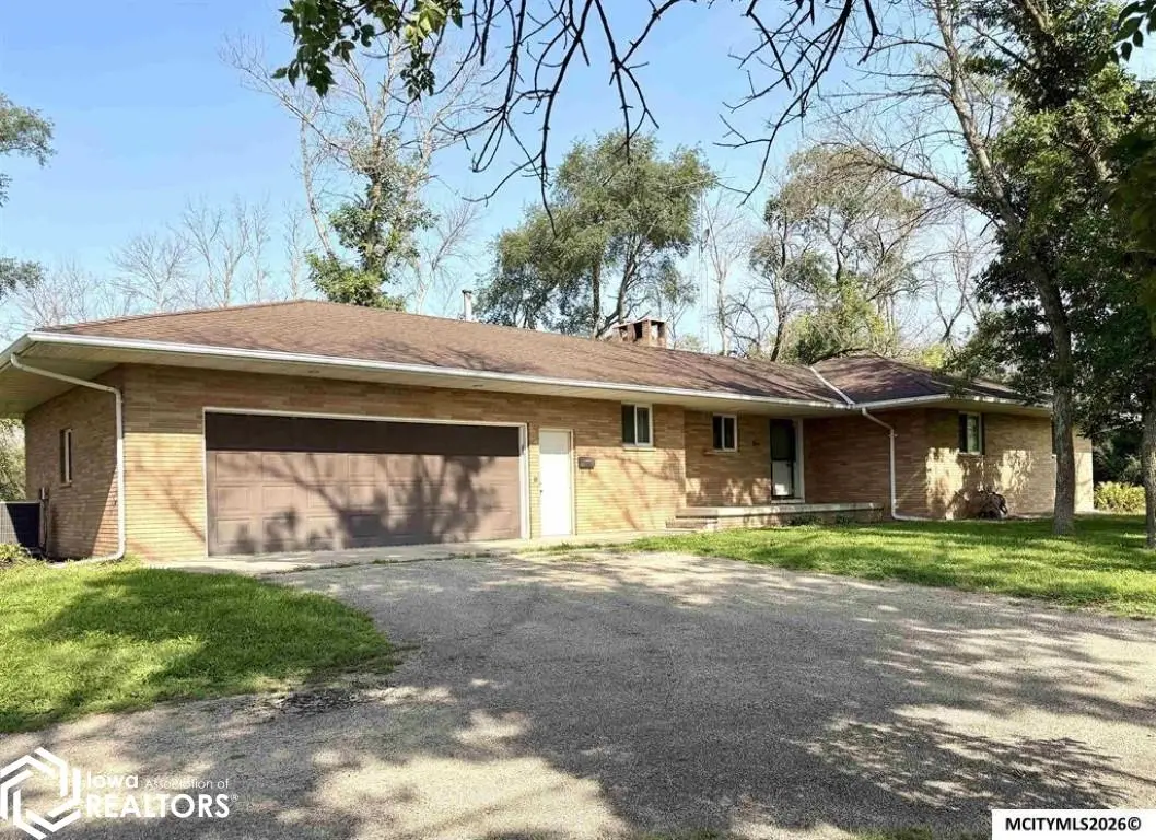907 Woodland DR, Northwood, IA 50459