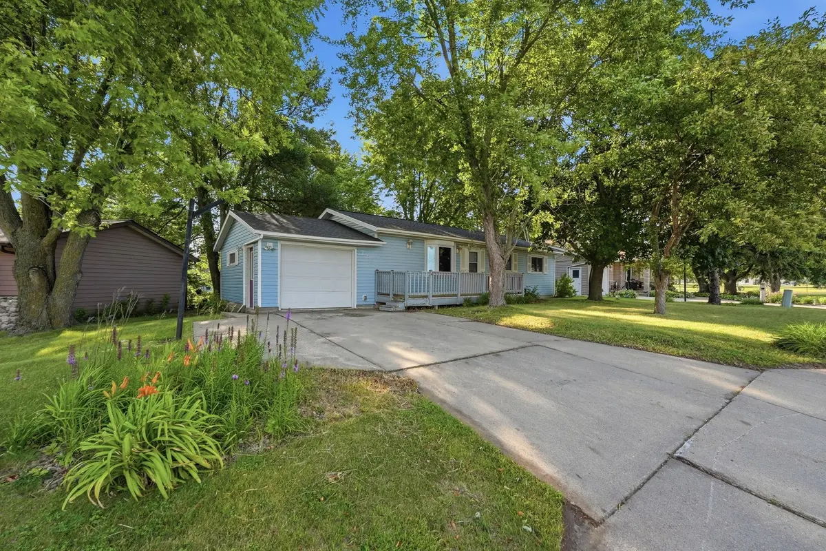 724 Centre ST, Sauk Centre, MN 56378