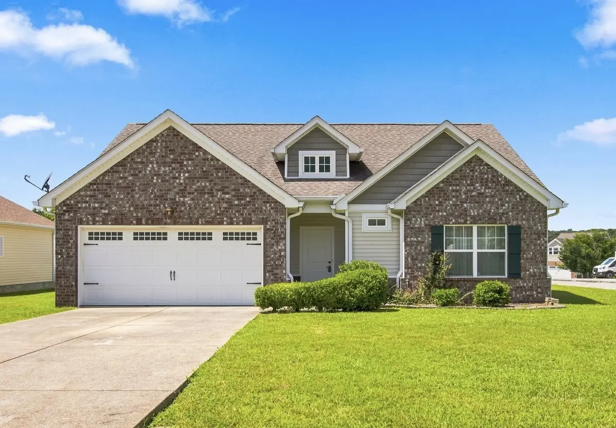 211 Wyburn Pl, Burns, TN 37029
