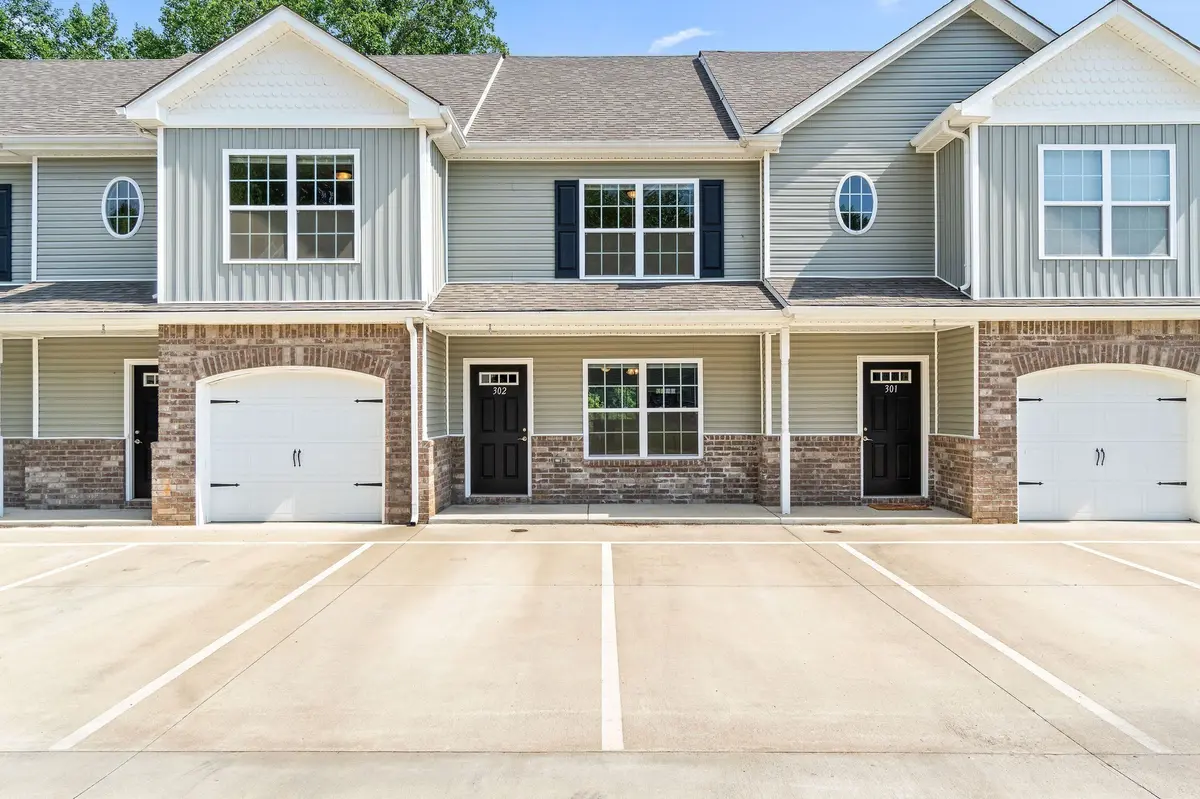 1552 Tylertown Rd #403, Clarksville, TN 37040