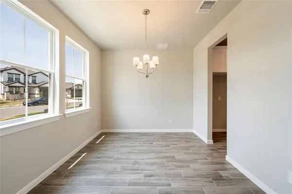 221 Comet Pointe DR, Georgetown, TX 78628