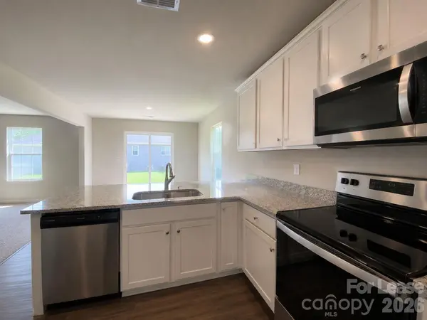 8100 Derby Woods LN, Charlotte, NC 28214