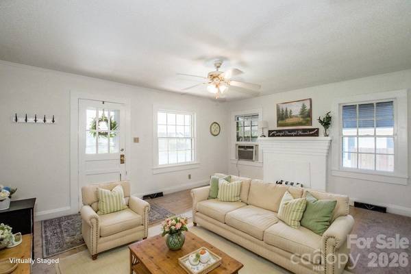 229 E Mcneely AVE, Mooresville, NC 28115