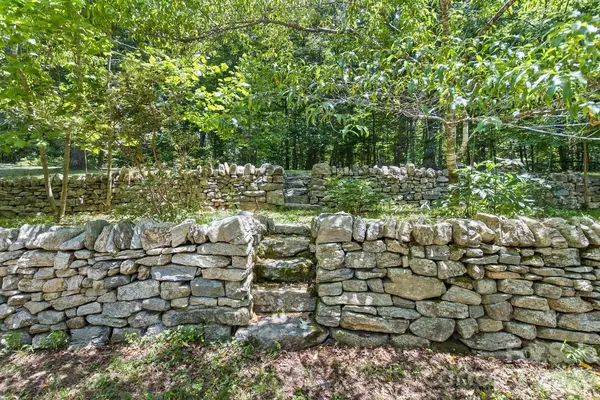104 Pokeberry LN #3A, Leicester, NC 28748