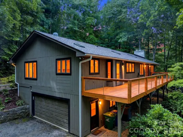 12 Beech Tree LN, Asheville, NC 28804