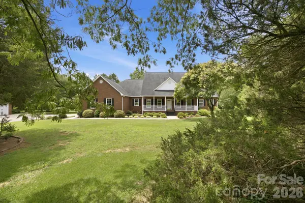 182 Robert DR, Statesville, NC 28625