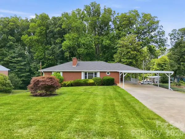 845 Sand Hill RD, Asheville, NC 28806