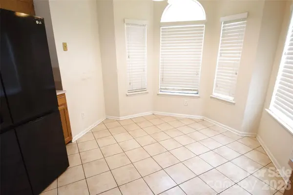 730 Oakbluff CIR, Charlotte, NC 28216