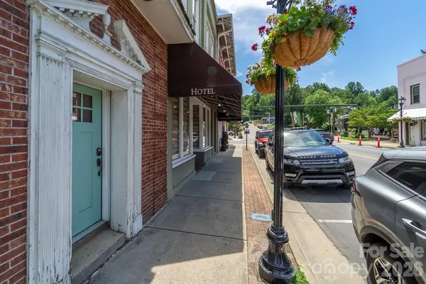 28 Everett ST, Bryson City, NC 28713