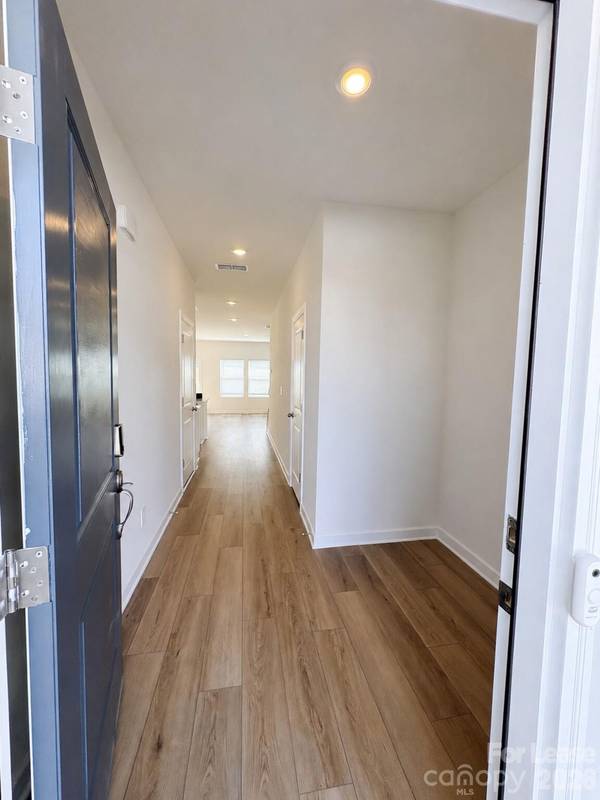 9025 Foggy Brook LOOP, Charlotte, NC 28216