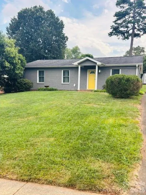 812 Capps Hill Mine RD, Charlotte, NC 28216