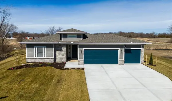 1804 Halls Creek AVE, Raymore, MO 64083