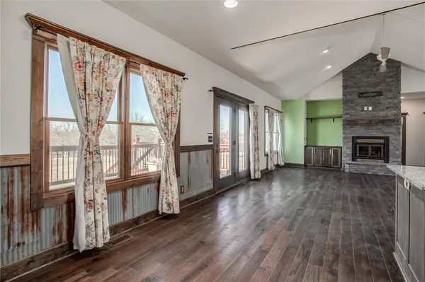 537 E 550 RD, Overbrook, KS 66524