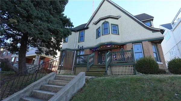 105 E 30th ST, Kansas City, MO 64108