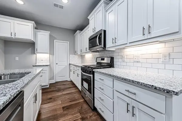 15601 Austin CT, Basehor, KS 66007