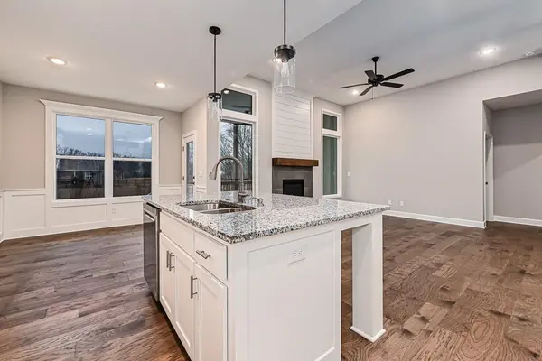 15601 Austin CT, Basehor, KS 66007