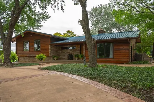 364 E 1600 RD, Baldwin City, KS 66006