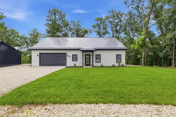 1368 Chimney PT, Sunrise Beach, MO 65079