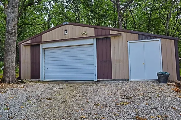 558 SE 1291st RD, Clinton, MO 64735