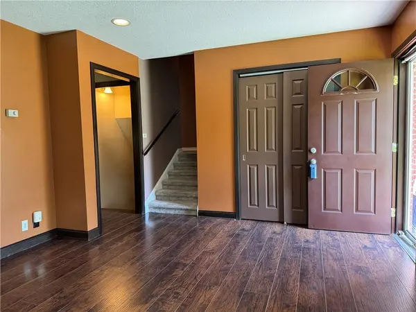 904 NE 60th TER, Kansas City, MO 64118
