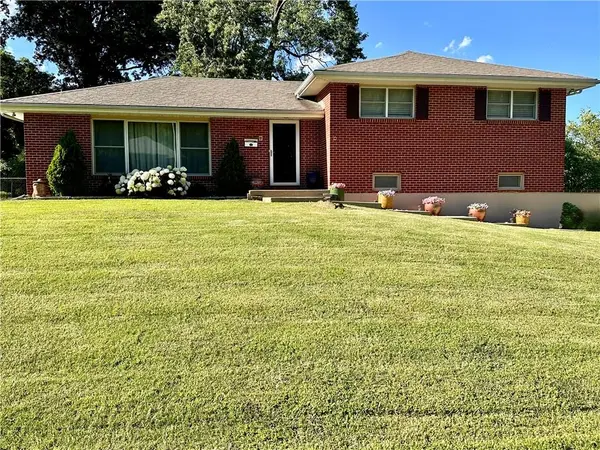 904 NE 60th TER, Kansas City, MO 64118