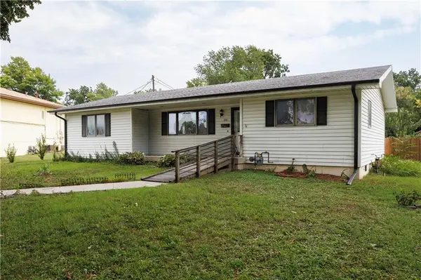 324 N 8th ST, Fredonia, KS 66736