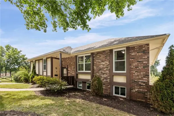 3408 S Phelps RD, Independence, MO 64055