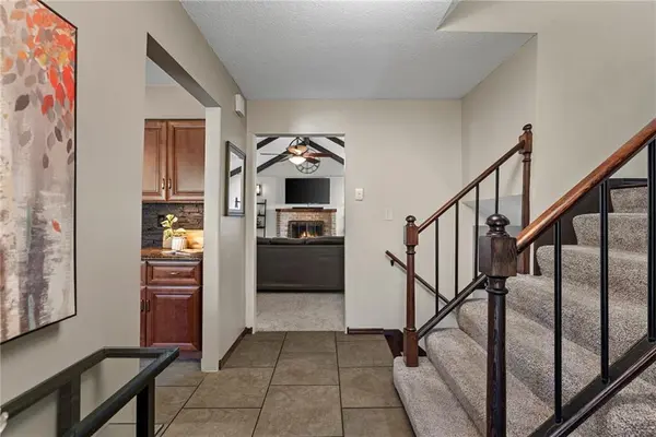 8205 Caenen Lake RD, Lenexa, KS 66215