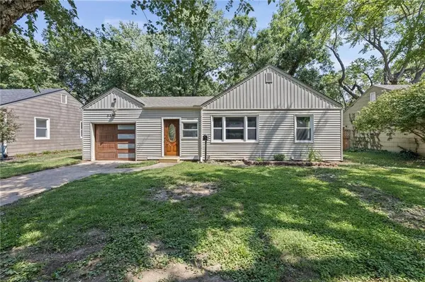 5441 Cedar ST, Roeland Park, KS 66205