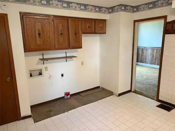 208 S 3rd ST, Hopkins, MO 64461