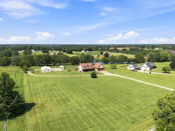 17200 S Gray DR, Pleasant Hill, MO 64080