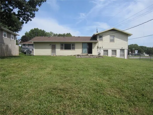 3306 Jennifer LN, Country Club, MO 64505