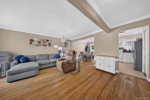 201 Willis CT, Wantagh, NY 11793