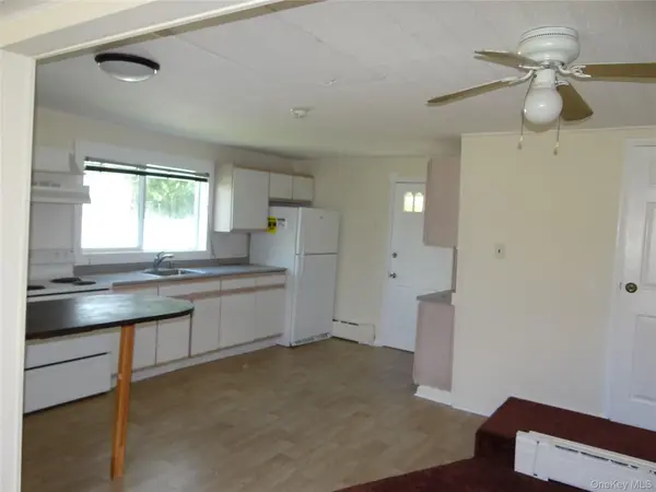 272 12th AVE, West Babylon, NY 11704