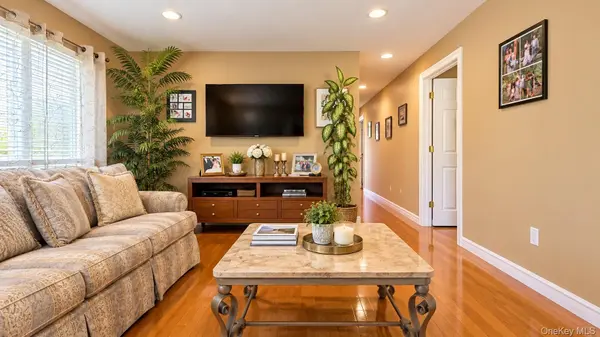202-34 46th RD, Bayside, NY 11361