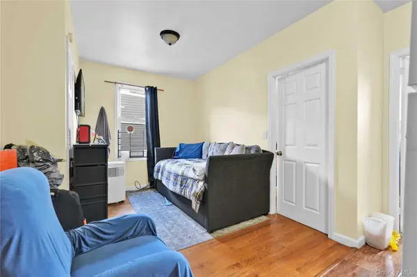 10106 116th ST, Richmond Hill, NY 11419