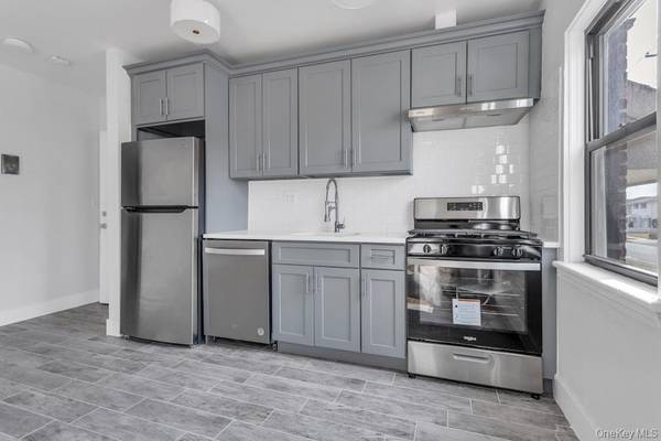 6 Brown AVE #A, Hempstead, NY 11550
