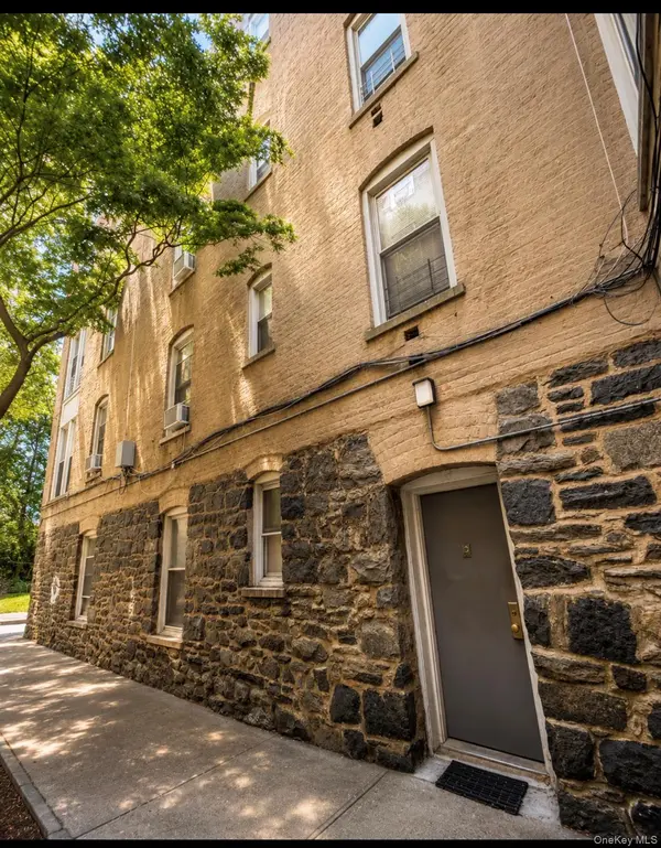 16 Bayley AVE #16 (Ground Floor), Yonkers, NY 10705