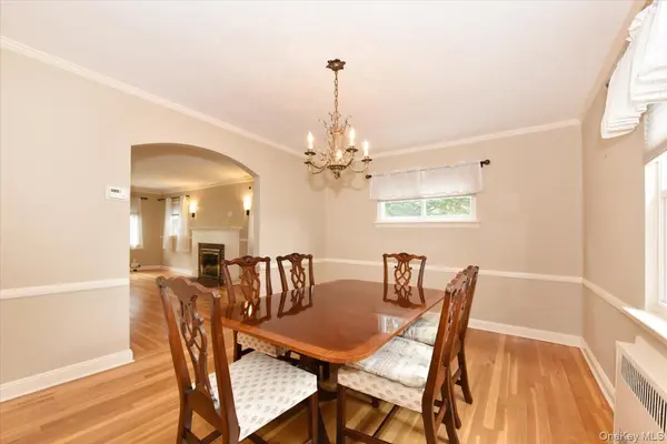 7503 196th ST, Fresh Meadows, NY 11366