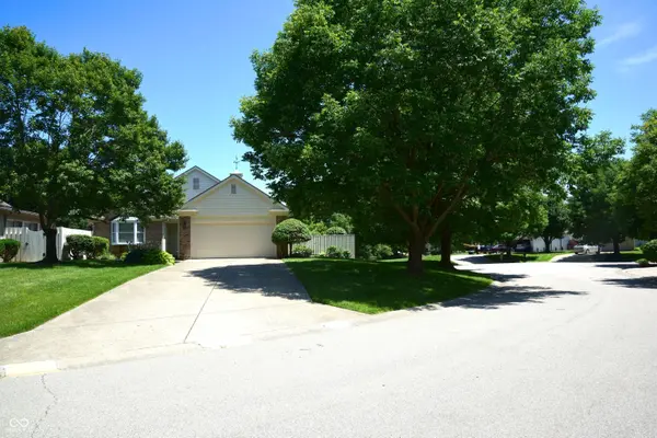 15 Ash Hill CT, Batesville, IN 47006