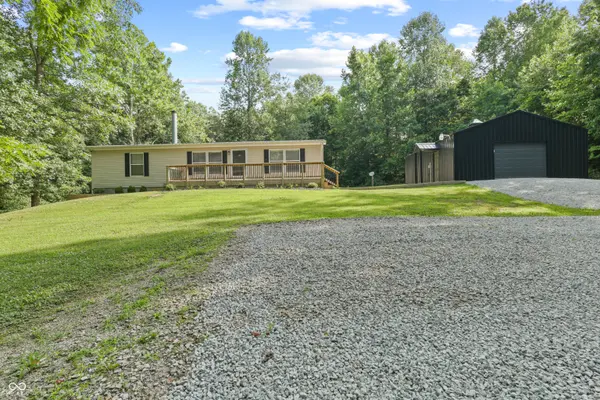 5542 E Washboard RD, Bloomfield, IN 47424