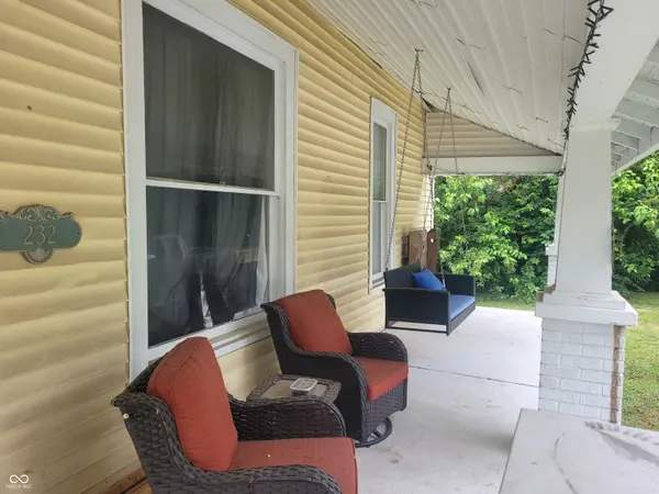 232 N East ST, Plainfield, IN 46168